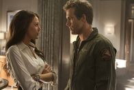 Green Lantern – L-R: Carol Ferris (Blake Lively) und Green Lantern (Ryan Reynolds)
