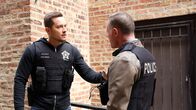 Chicago P.D. – Jay Halstead (Jesse Lee Soffer, l.) und Hank Voight (Jason Beghe, r.)