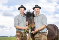 Bauer sucht Frau – Andreas und Sebastian - die humorvollen Zwillinge