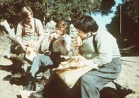 Unsere kleine Farm – Willie (Jonathan Gilbert, M.) und Elmer (J. Brennan Smith, r.) veranstalten ein Wettessen.