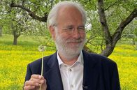 Expedition in die Heimat – Harald Schmidt genießt die Naturidylle im Tiefenbachtal, das er als Kind unsicher gemacht hat.