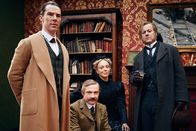 Sherlock – von links nach rechts: Sherlock Holmes (Benedict Cumberbatch), Dr. John Watson (Martin Freeman), Mary Watson (Amanda Abbington) und Detective Inspector Lestrade (Rupert Graves).