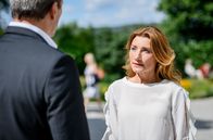 Sturm der Liebe – Alexandra (Daniela Kiefer, r.) fordert Christoph (Dieter Bach, l.) auf, sich aus ihrem Leben rauszuhalten.