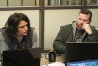 neXt – Gina Graham (Eve Harlow, l.); C.M. Barton (Michael Mosley, r.)