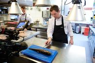 Restaurantlegenden – In der Buckligen Welt steht das Triad. Heute steht Uwe Machreich in seinem Restaurant in der Küche und arbeitet an seinem Ruf als Tausendsassa.
