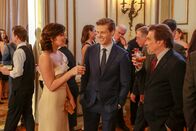 Quantico – (v.li.) Krysta Rodriguez (Maxine Griffin), Hunter Parrish (Clay Haas), Dennis Boutsikaris (Henry Roarke)