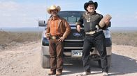 El Narco – L-R: Benny García (Damián Alcázar), El Cochiloco (Joaquín Cosio)