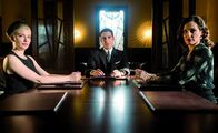 Velvet – (v.l.n.r.) Patricia Márquez (Miriam Giovanelli); Alberto Márquez (Miguel Ángel Silvestre); Doña Blanca (Aitana Sánchez-Gijón)