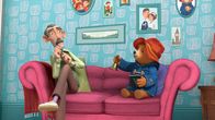 Paddingtons Abenteuer – L-R: Mr. Curry, Paddington