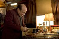 Even Money – In einem Spielcasino fristet Walter (Danny, DeVito) sein Dasein und träumt, an seine große Karriere als Magier anknüpfen zu können. Doch statt Ruhm und Ehre muss er sich mit Geldnot und Verdruss zufrieden geben ...
