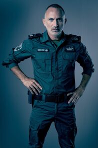 neoriginal: Borders – Kommandant Versano (Shalom Michaelshvili) leitet die Grenzschutzdivision in Jerusalem.