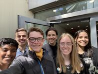 Roadtrip! Für Techfans – Ein Selfie von Shalin, Dave, Maël, Marlen, Emilia und Tiara