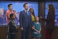 Single Parents – (v.l.n.r.) Miggy Park (Jake Choi, oben); Rory Banks (Devin Trey Campbell, unten); Will Cooper (Taran Killam); Poppy Banks (Kimrie Lewis); Sophie Cooper (Marlow Barkley); Tracy Freeze (Jama Williamson)