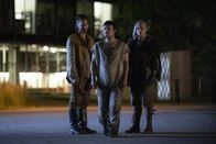 Future Man – v.l.n.r.) Wolf (Derek Wilson); Josh Futturman (Josh Hutcherson); Tiger (Eliza Coupe)