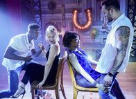 The Neighborhood – Gemma Johnson (Beth Behrs, l.); Tina Butler (Tichina Arnold, r.)