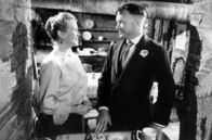 Herr im Haus bin ich – Gemeinsam sagen Maggie Hobson (Brenda de Banzie, li.) und Willie Mossop (John Mills, re.) sich von der Tyrannei Henry Hobsons los und finden in ihrer Unabhängigkeit zu neuem Selbstbewusstsein.