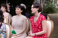 Fleabag – Claire (Sian Clifford, l.) und Fleabag (Phoebe Waller-Bridge)