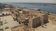 Legendäre Pharaonen – Amenophis III. war einer der größten Bauherren des Neuen Reichs. Er erweiterte den Tempel von Luxor um eine imposante Säulenhalle und einen offenen Hof.
