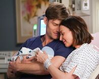 Grey's Anatomy – Chris Carmack (Dr. Atticus Lincoln), Caterina Scorsone (Dr. Amelia Shepherd).