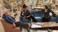 Call Me Kat – (v.l.n.r.) Phil (Leslie Jordan); Randi (Kyla Pratt); Kat (Mayim Bialik)