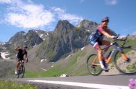 Die Pyrenäen – Arbeitsplatz über den Wolken: Nicolas Bourgeois auf dem Weg zur Arbeit, der Sternwarte auf dem Col du Tourmalet