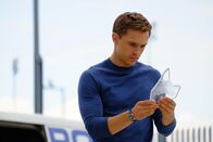 The Royals – Kann nicht fassen, dass sein Onkel das Denkmal seines Vaters wirklich zerstört hat: Prinz Liam (William Moseley) sinnt auf Rache ...