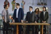 Bull – (v.l.n.r.) Mack Begay (Nathaniel Arcand); Dr. Jason Bull (Michael Weatherly); Benny Colón (Freddy Rodríguez); Danny James (Jaime Lee Kirchner); Taima Peshlakai (Alex Neumeier)