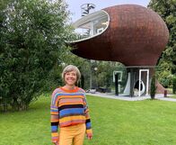 Expedition in die Heimat – Moderatorin Annette Krause vor dem AirLoft in Göppingen.