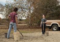 Young Sheldon – Georgie Cooper (Montana Jordan, l.); Sheldon (Iain Armitage, r.)