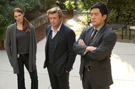 The Mentalist – Ermitteln in einem neuen Fall: Grace (Amanda Righetti, l.), Patrick (Simon Baker, M.) und Kimball (Tim Kang, r.) ...