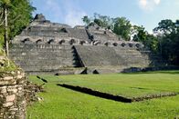 Abenteuer Karibik – Die Herrscher-Pyramide von Caracol ist 43 Meter hoch.