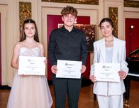 Goldene Note – Adriana Vasilski, Paul Herbst, Anahit Stelmashova.
