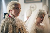 Maria Theresia – Nach dem frühen Tod seiner ersten Frau heiratet Joseph (Aaron Friesz) die Prinzessin Maria Josepha von Bayern (Tereza Marečková).