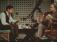 Der Pate – L-R: Michael Corleone (Al Pacino) und Don Vito Corleone (Marlon Brando)