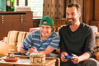 Stumptown – Cole Sibus (Ansel Parios), Jake Johnson (Grey McConnell).