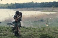 Pompeii – Als der Vesuv ausbricht und ganz Pompeii in ein Inferno stürzt, bleibt Milo (Kit Harington, l.) und Cassia (Emily Browning, r.) nicht viel Zeit, sich ihre Liebe zu gestehen ...