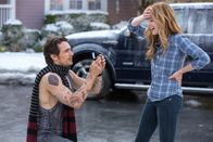 Why Him? – Als der rüpelhafte Milliardär Laird (James Franco, l.) seiner Tochter Stephanie (Zoey Deutch, r.) einen Heiratsantrag macht, platzt bei Ned der Kragen, denn für ihn steht fest, dass dieser Mann kein Schwiegersohn-Potenzial hat ...