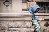 Elementary – Shinwell (Nelsan Ellis) wird unschuldigerweise des Mordes bezichtigt. Wenn Holmes und Watson es nicht schaffen, den wahren Mörder innerhalb von drei Tagen zu fassen, wandert Shinwell wieder zurück ins Gefängnis ...