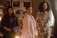 Charmed – (v.l.n.r.) Mel Vera (Melonie Diaz); Maggie Vera (Sarah Jeffery); Macy Vaughn (Madeleine Mantock)