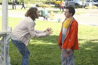 The Middle – Sue (Eden Sher, l.); Brick (Atticus Shaffer, r.)