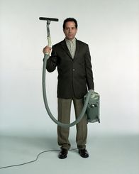 Monk – Monk (Tony Shalhoub) findet ziemlich schnell heraus, dass alle elf Opfer Geschworene in ein und demselben Schadenersatzprozess waren.