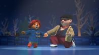 Paddingtons Abenteuer – L-R: Paddington, Mr. Gruber