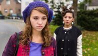 Meuchelbeck – Sarah Lindemann (Janina Fautz, l) fühlt sich von Akiko (Mine Voss) ausgenutzt.