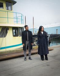 Elementary – Schaffen es Detective Bell (Jon Michael Hill, l.) mit seinem Geschick und Watson (Lucy Liu, M.) mit ihrem starken Willen den Fall zu lösen?