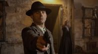Sternstunde der Mörder – Der Serienmörder (Gerhard Liebmann) ist bereit, ohne zu zögern abzudrücken.