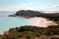 Strände Europas – „Spiaggia Rosa“ – der berühmte rosa Strand Sardiniens darf nur noch mit Sondererlaubnis betreten werden.