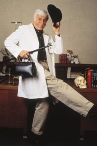 Diagnose: Mord – Dr. Sloan (Dick Van Dyke) in seiner Lieblingsrolle - als Entertainer.