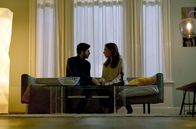 Red Light – Jeroen (Majd Mardo) und Esther (Halina Reijn) kommen sich näher.
