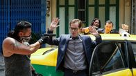 Mordkommission Istanbul – Özakin (Erol Sander, Mitte hinten re.) und Mustafa (Oscar Ortega Sánchez) geraten in die Gewalt von Gangstern.