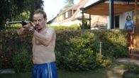 neoriginal: Doppelhaushälfte – Andi (Milan Peschel) verliert die Nerven und lässt die Situation eskalieren.